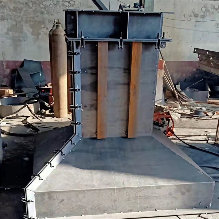 1664858197370308.jpg 鋼結(jié)構(gòu)基礎(chǔ)墩模具2.jpg